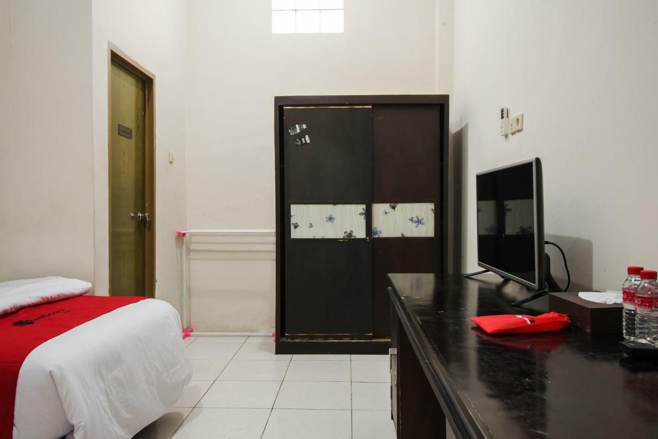 Reddoorz Syariah Near Fort Marlborough Μπενγκουλού Εξωτερικό φωτογραφία